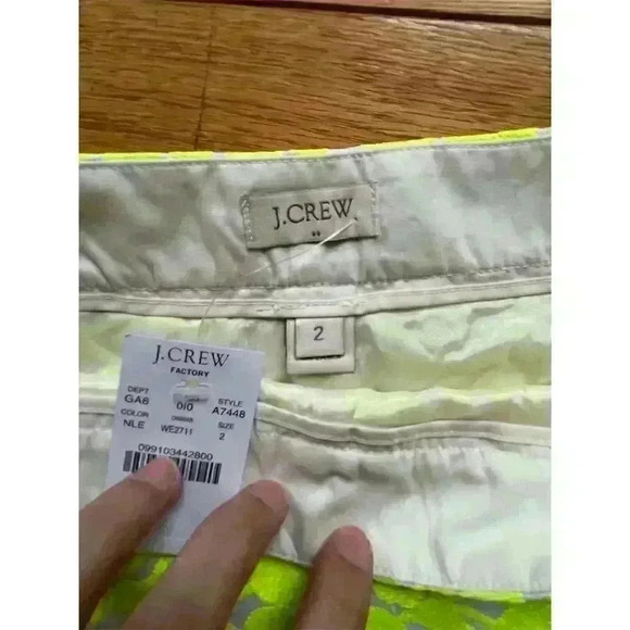 J.Crew Factory Women's Neon Yellow Floral Embroidered Chino Shorts Size 2 - Picture 5 of 8